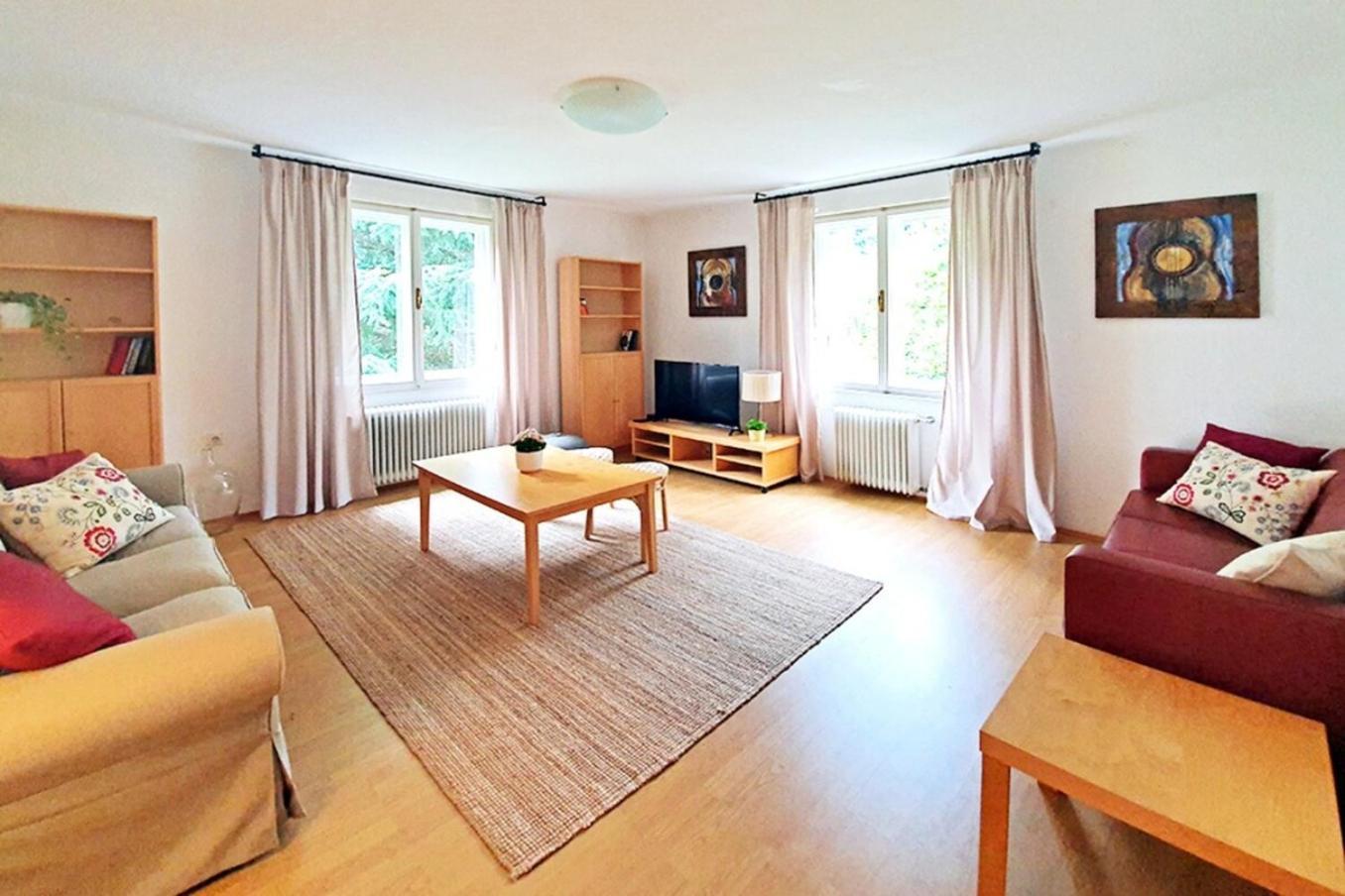 Vila Labod, Unique Villa At The Lake モスト ナ ソシ エクステリア 写真