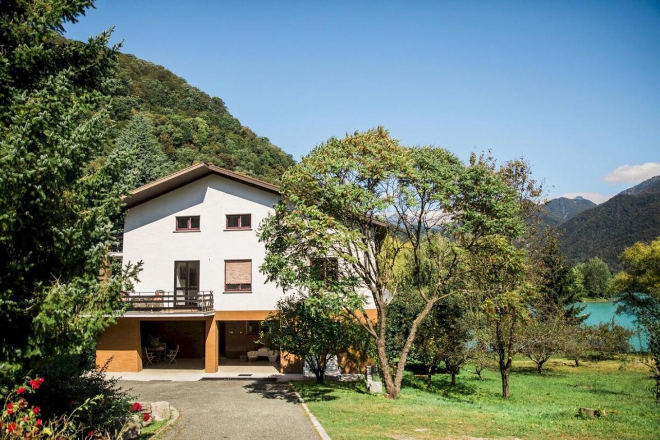 Vila Labod, Unique Villa At The Lake モスト ナ ソシ エクステリア 写真