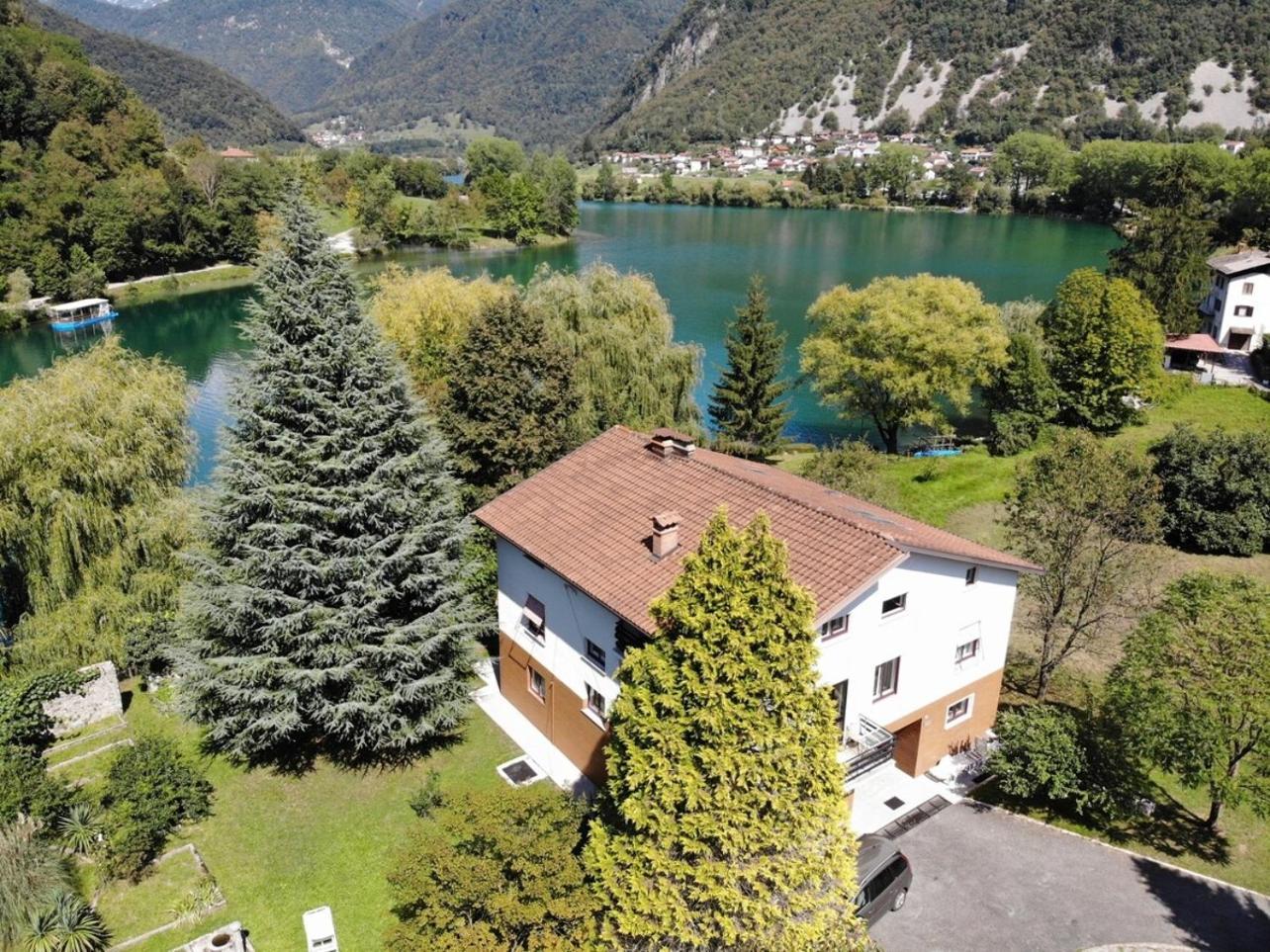 Vila Labod, Unique Villa At The Lake モスト ナ ソシ エクステリア 写真